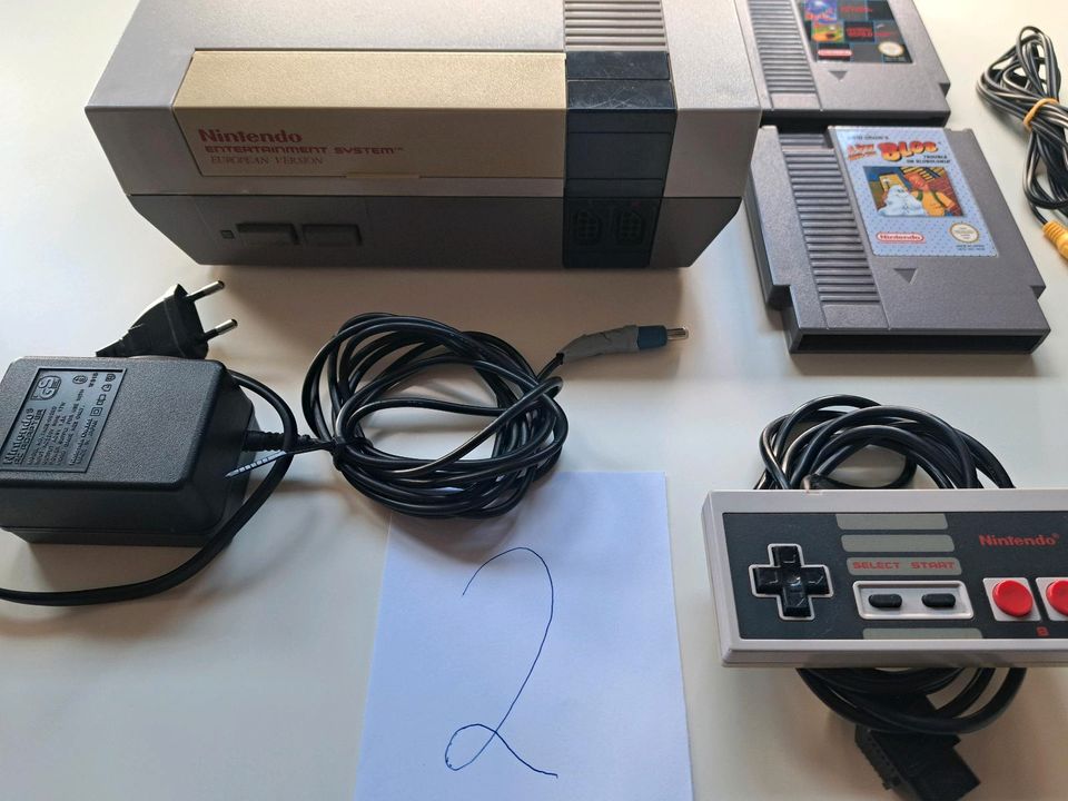 Nintendo NES Konsolen, Spiele und Zubehör in Harrislee