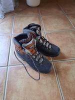 Wanderstiefel/-schuhe Vibram Gr. 45 neuwertig Hessen - Wetzlar Vorschau