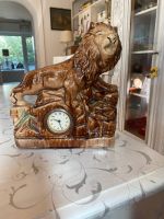 Biete eine schöne alte Porzellan Löwen Uhr an Dortmund - Berghofen Vorschau