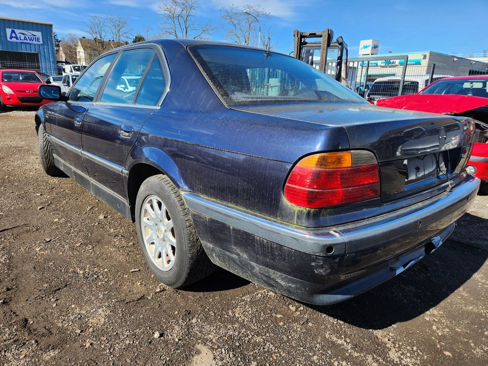 Schlachtfest oder komplett! BMW 740i E38 ORIENTBLAU 1996 in Eschweiler