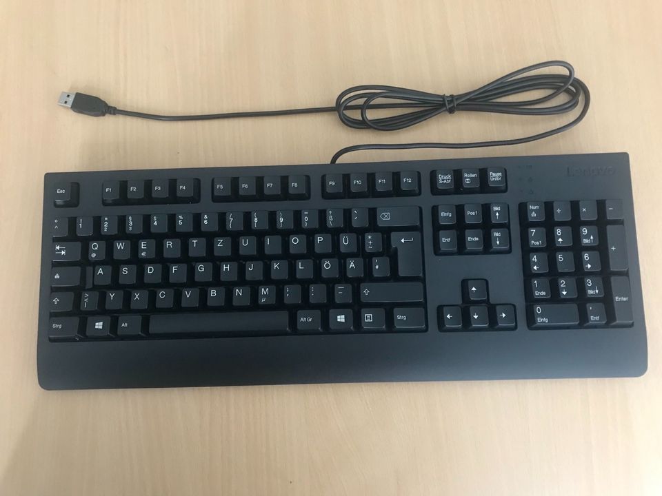 Neue Lenovo Tastatur mit USB Anschluss in Duisburg