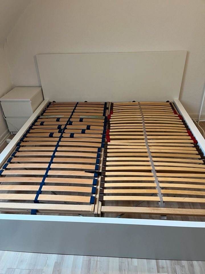 1,80m Ikea Malm-Bettgestell in sehr gutem Zustand mit Lattenrost in Lüneburg