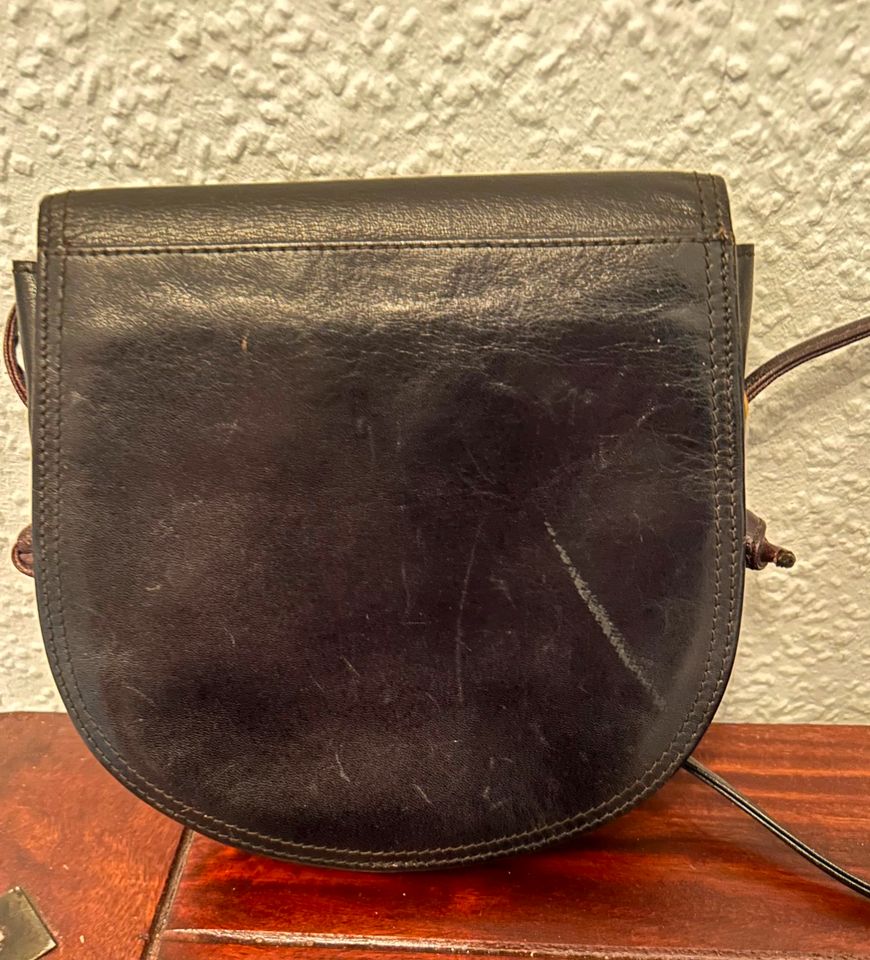 Vintage Aigner Handtasche schwarz Leder in Monheim am Rhein