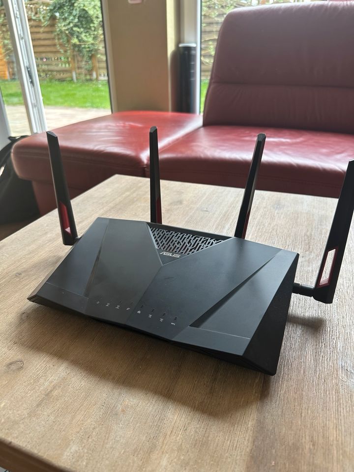Router Asus RT-AC88U in München