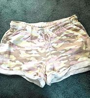 Bonbon Rosa Camouflage Shorts Blogger Modisch Trend ♥️♥️ Nordrhein-Westfalen - Bad Oeynhausen Vorschau