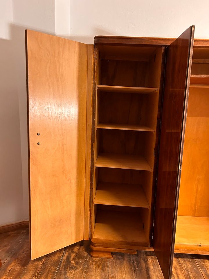 MIDCENTURY/Kleiderschrank/Kleiderstange/Vollholz/vintage/artdeco in Berlin