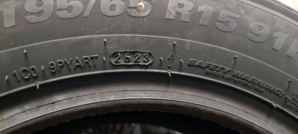 Allwetterreifen Ganzjahresreifen 195/65 R15 91H Kumho Solus neu in Lage