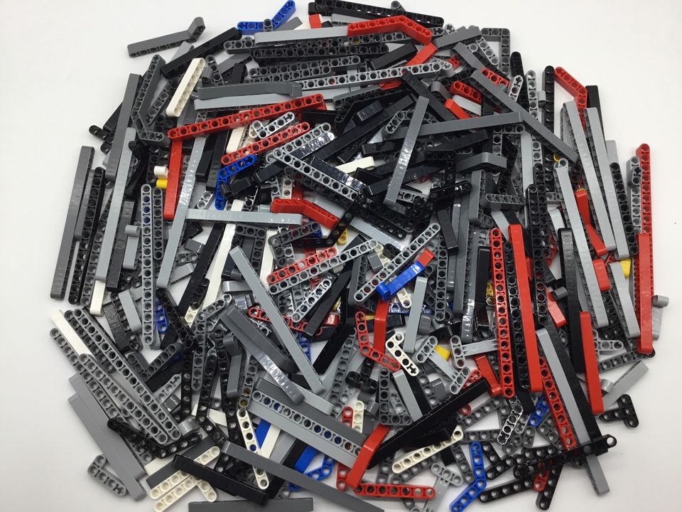 250 Stück Original Lego Technic Liftarme Inklusive Blitzversand ! in Peine