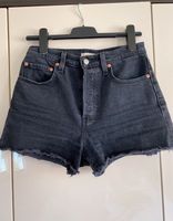 WIE NEU Levi‘s Hose/Shorts Ribcage in Schwarz, Größe 27 (S) Nordrhein-Westfalen - Bornheim Vorschau