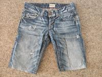 Tommy Hilfiger kurze Jeans Hose Gr. 29/34 Schleswig-Holstein - Laboe Vorschau