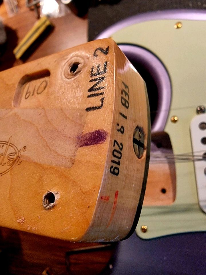 MJT Stratocaster mit Fender USA '60s Neck und Custom Shop Pickups in Linsengericht