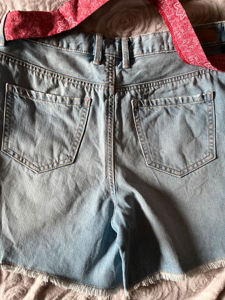 EDC by Esprit Damen Shorts Gr 27,hoher Bund in Wahlstedt