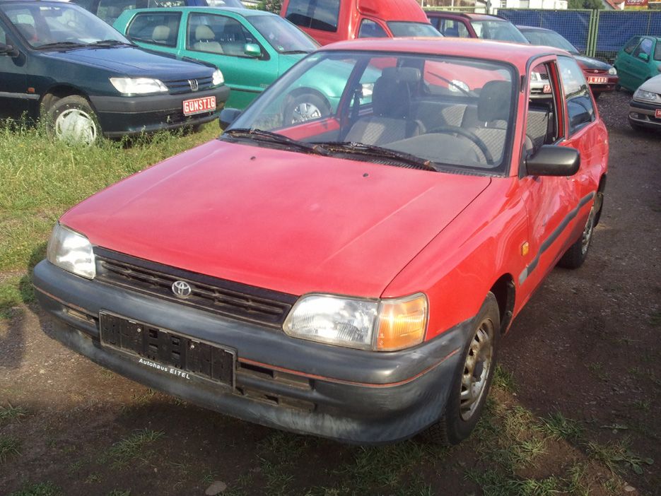 Schlachtfest Toyota Starlet P7 P8 P9 Ersatzteile Motor Getriebe in Gotha