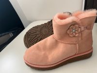 UGG Mini Bailey petal-Snowboot Winterstiefel rosa Größe 41 Nordrhein-Westfalen - Hattingen Vorschau