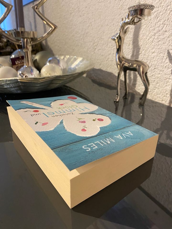 Ava Miles: Zwischen Himmel und Glück (9783956496776) Neu Roman in Kandel