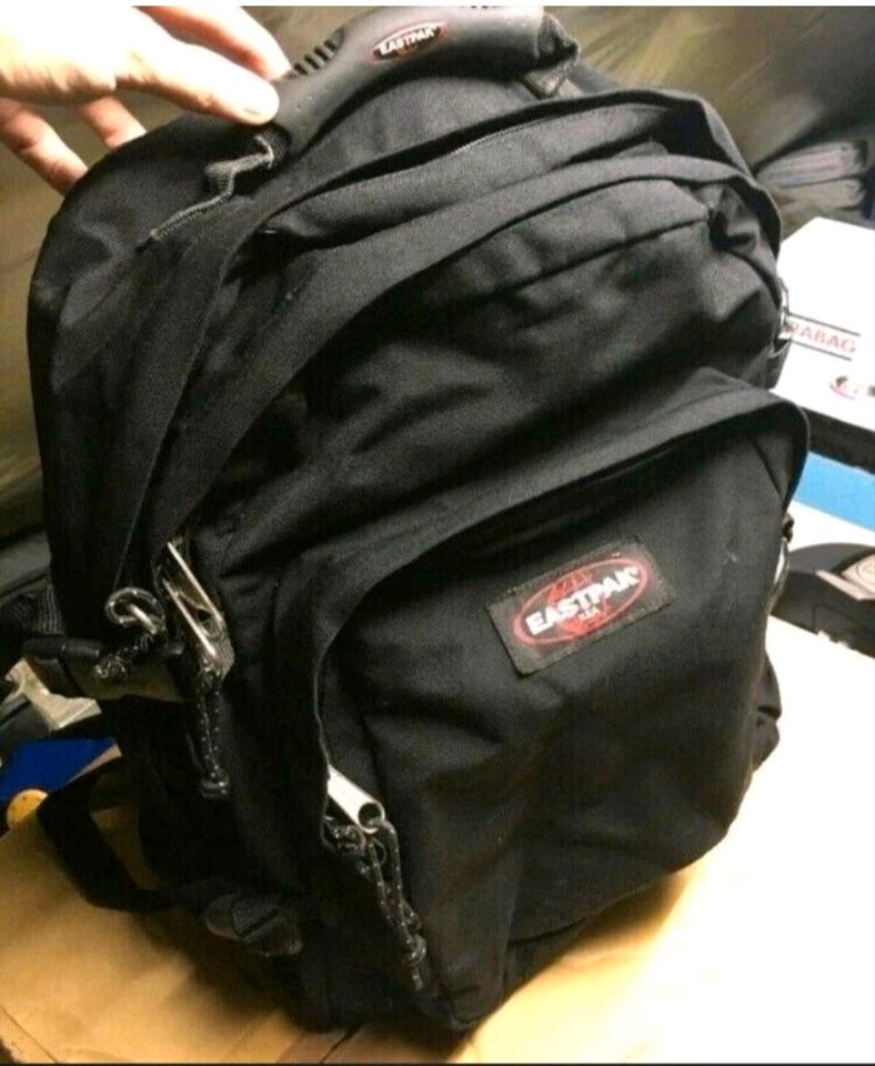 Eastpak Rucksack Schulranzen Ranzen Schule schwarz in Hannover