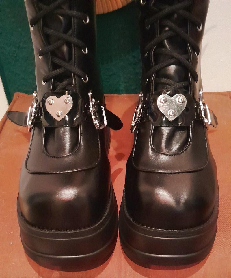 Stiefel derbe Sohle Gothic Boots Langschaft Fakeleather Emo in Hamburg