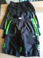 Adidas Sporthosen  kurz schwarz Gr 152, Preis je STK 5€ Niedersachsen - Neuenhaus Vorschau