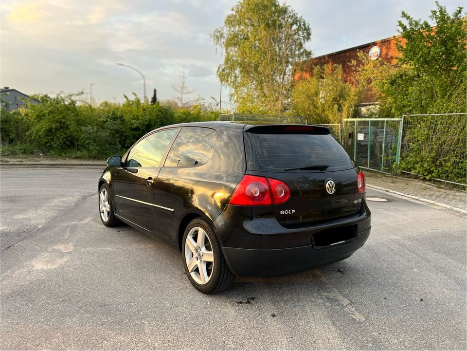 VW Golf 5 1.6 FSI 2999€ WOCHENENDE in Essen