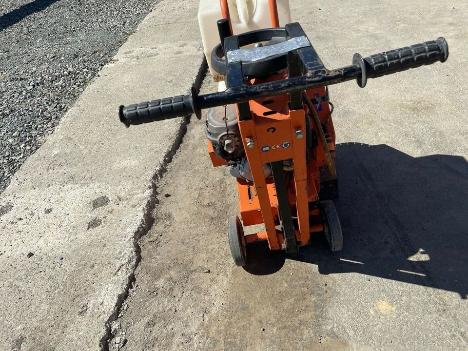 Clipper C 99 Fugenschneider Mieten Vermietung Asphaltschneider in Mücke