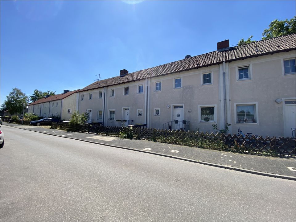 Vermietetes Reihenmittelhaus mit Garage und Garten am Stadtrand von Celle in Celle