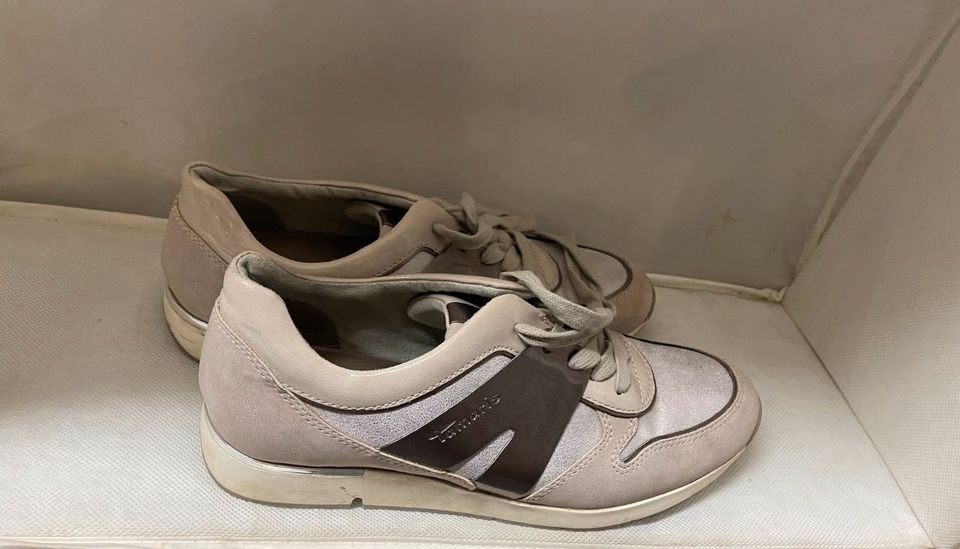 Tamaris Schuhe Sneaker neuwertig Gr 37 in Dresden