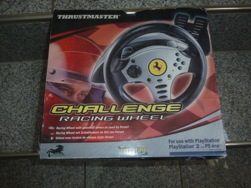 Thrustmaster Racing Wheel mit Schalthebeln im Stil v. Ferrari in Geisenheim