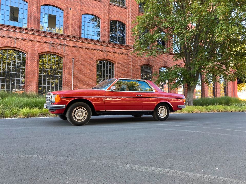 Traumhafter Mercedes 280 CE Oldtimer von 1978 Privatverkauf in Kirchhundem