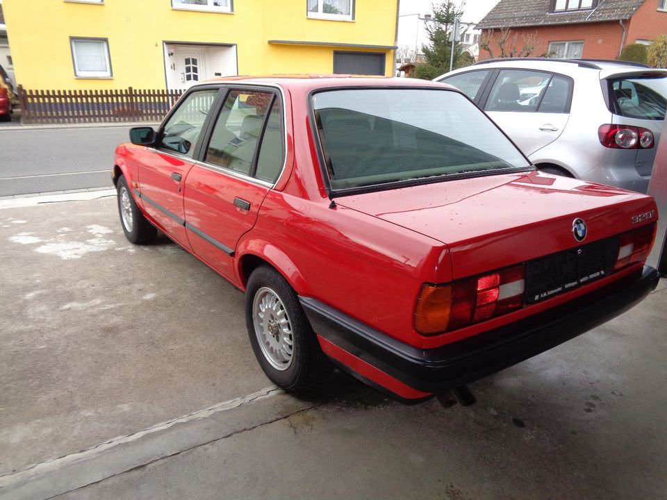 BMW 320 i H Kennzeichen HU Neu Automatic in Göttingen