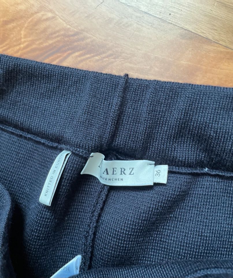 März München Hose 7/8 Navy, Gr.36 in Wertheim