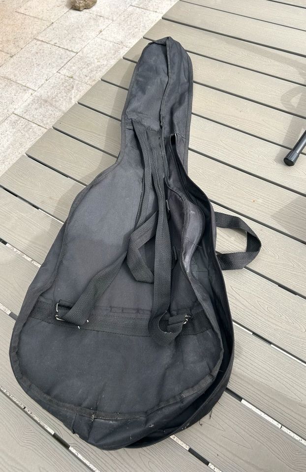 Gitarre inklusive Zubehör in Niederorschel