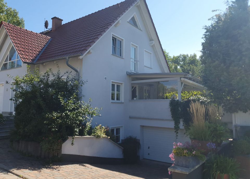 Einfamilienhaus, freistehend mit Garten, Balkon und Holz Terrasse in Stotternheim