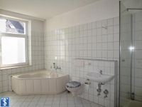 schöne vermietete 3-Zimmer-Etagen-ETW mit Wanne, Dusche und Balkon im 1. OG in Plauen Sachsen - Plauen Vorschau