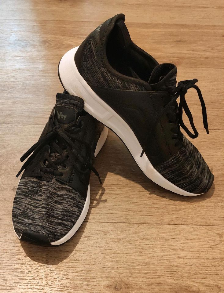 ❌❌ 42 schwarz weiß Turnschuhe Sneaker Victory Vty Laufschuhe ❌❌ in  Brandenburg - Guben | eBay Kleinanzeigen ist jetzt Kleinanzeigen