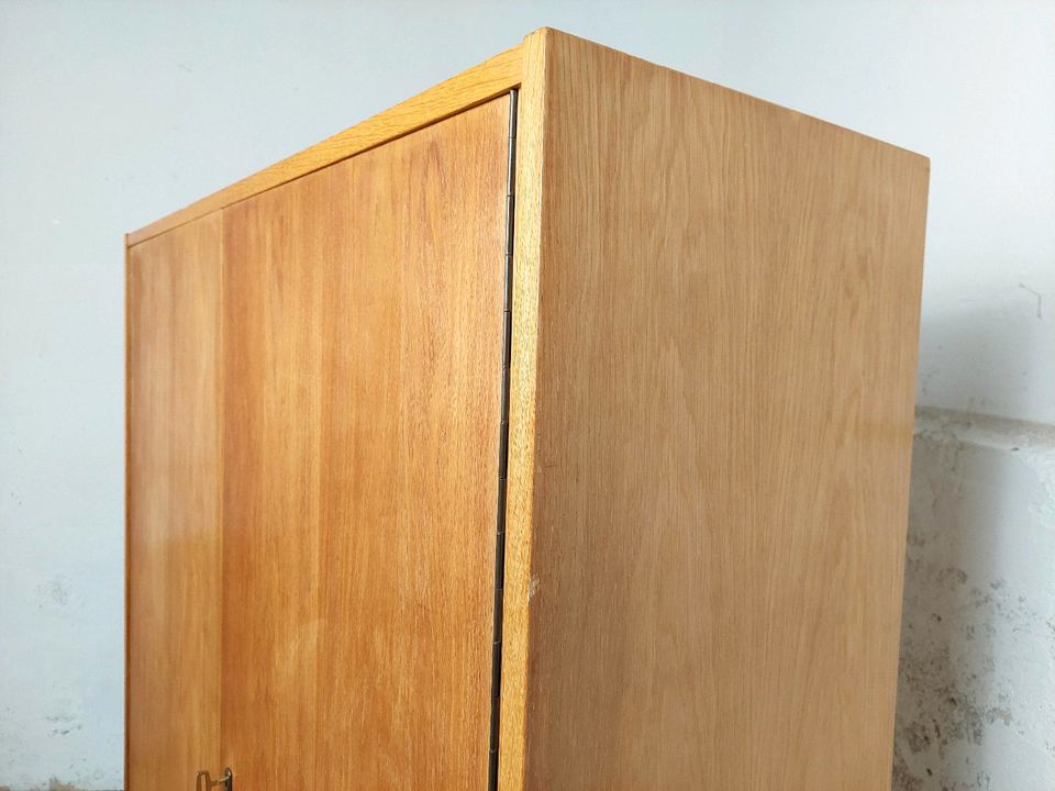 Vintage Hellerau 414 Kleiderschrank Holzschrank 60er 70er DDR in Leipzig