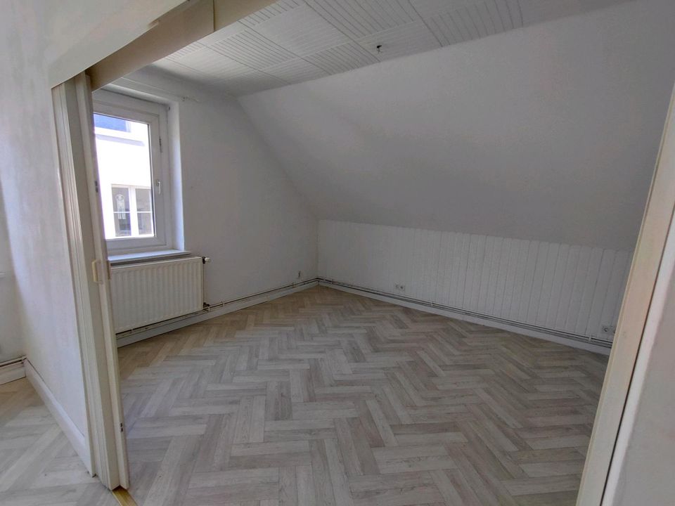 Hannover Südstadt * Altbau * Dachgeschoss Wohnung 70 m2 in Neustadt am Rübenberge
