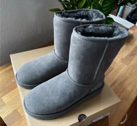 Ugg Boots, classic short, grau, 40, NEU! Mecklenburg-Vorpommern - Stralsund Vorschau