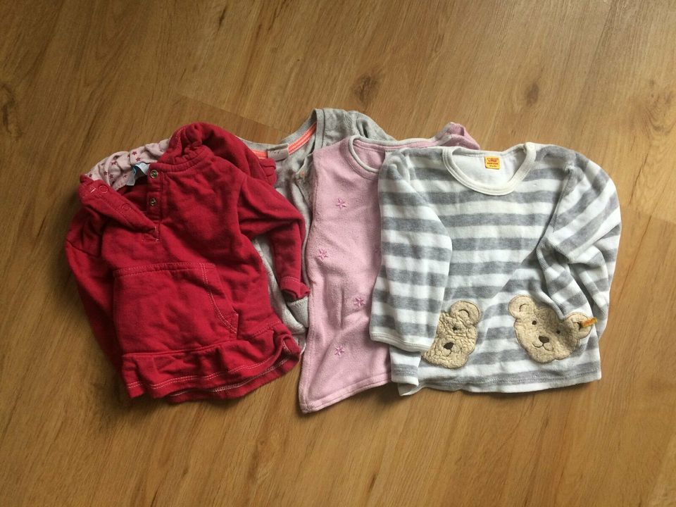 Baby-Pullover-Set: 3 Pullover und ein Jäckchen, Gr. 68 in Süßen