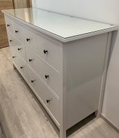 IKEA HEMNES Kommode mit 8 Schubladen, weiß, mit Glasplatte Nordrhein-Westfalen - Waldfeucht Vorschau