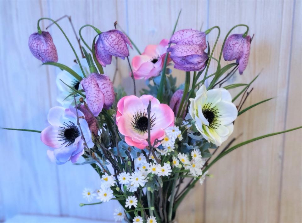 Neu Frühlingsstrauß Ranunkel Schachbrettblume Blumenstrauß in Großbreitenbach