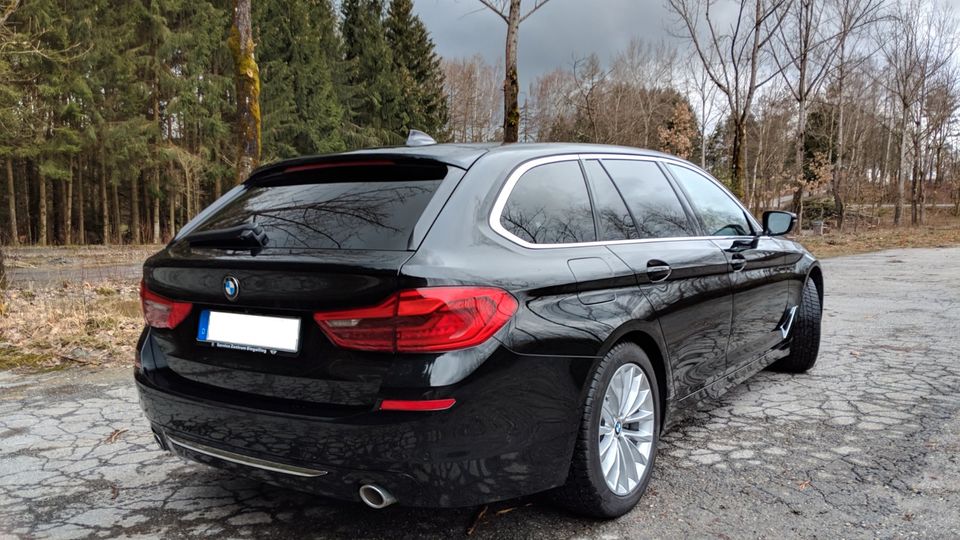 BMW 520i, Lux. Line, HUD, ACC, AHK, 360° Kam in Eging am See