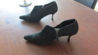 Damenschuh 6,5 cm Absatz schwarz Gr. 42 Pumps Stiefelette sieht a Hessen - Mörfelden-Walldorf Vorschau