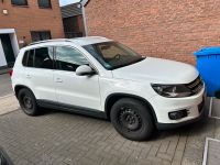 Satz Winterreifen auf Stahlfelgen VW Tiguan 5N 215/65 R16 Nordrhein-Westfalen - Neuss Vorschau