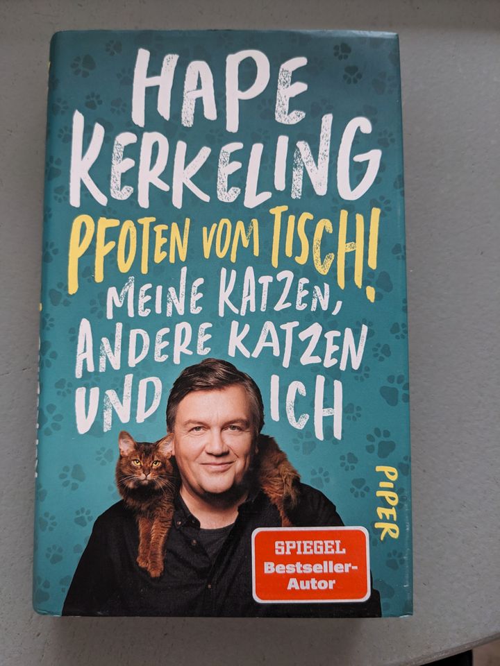 Hape Kerkeling Pfoten vom Tisch Buch in Braunschweig