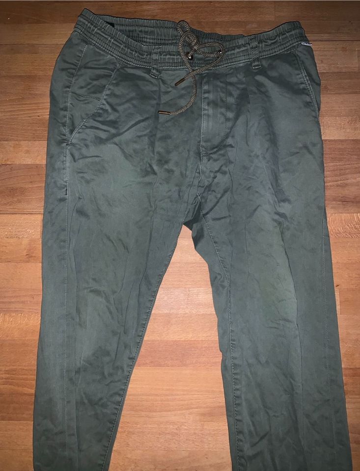 Reell Reflex Easy ST Chino Olive in Aachen