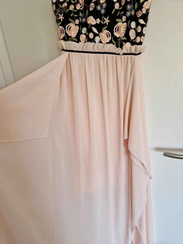 Kleid rosa mit Blumen-Applikation Hochzeit in Leverkusen