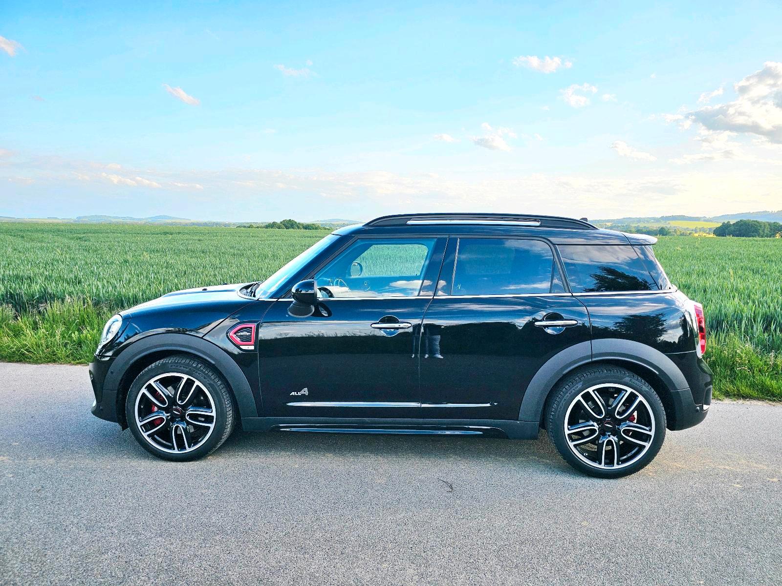 Abbildung des Autos Mini Countryman JCW All4…