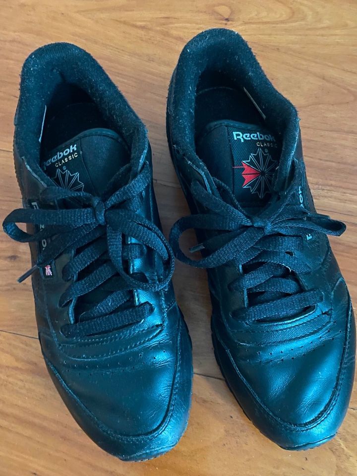 Reebok Classic 37,5 schwarz, top! in Berlin