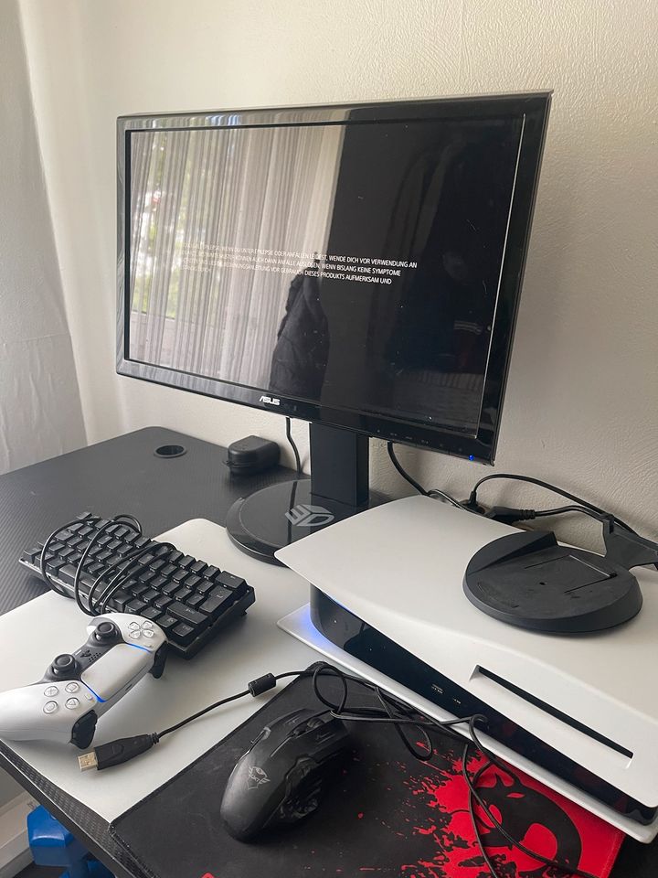 Ps5 disc und Monitor und Zubehör in Düsseldorf