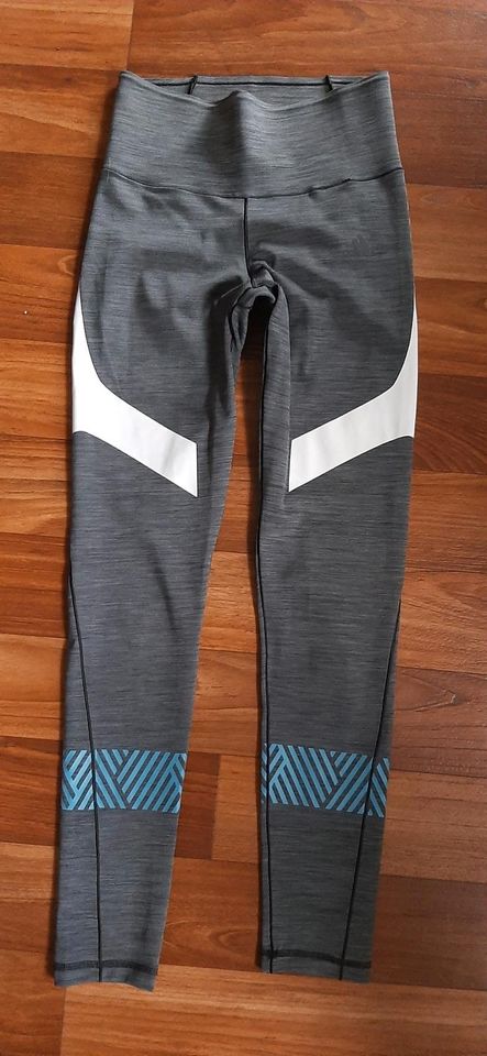 Laufhose Lauftights Sporthose Adidas XS 34 164 blau grau in Oldenburg in Holstein